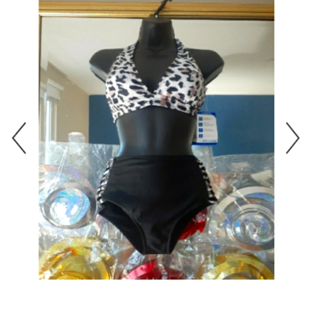 NWT Animal Print Leopard Bikini